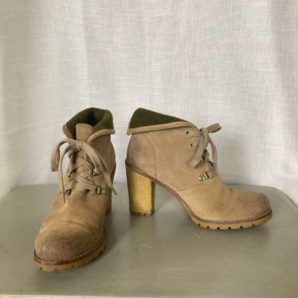 UGG Calynda Tan Suede Leather Heeled Booties Lace Up Sz 8 Shearling Lined Fall - Picture 1 of 11
